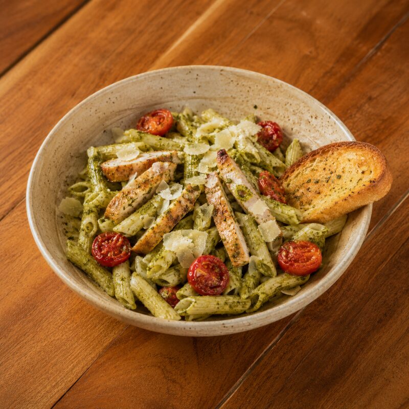 Pâtes au poulet et au pesto